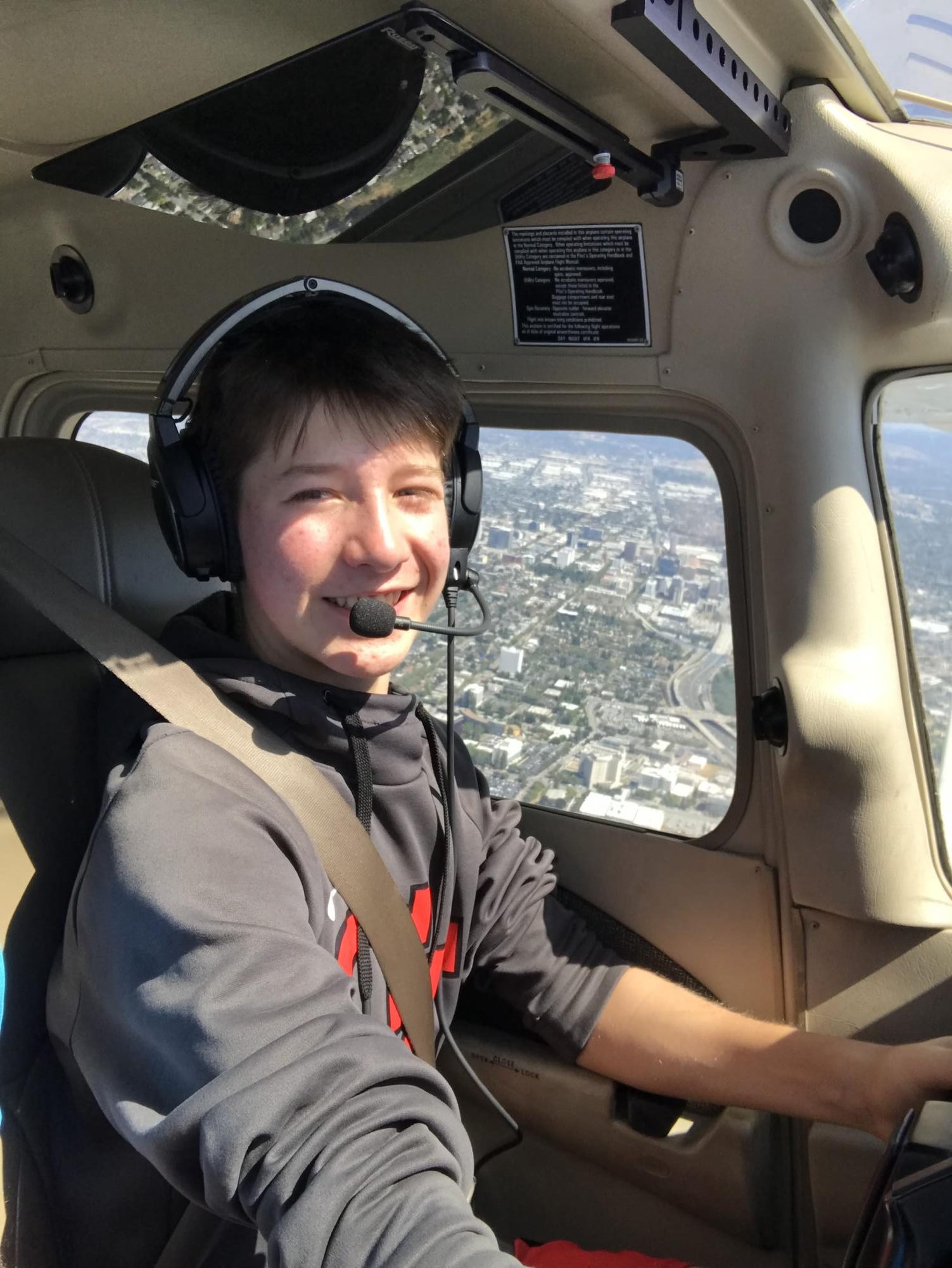 Junior Jonah Weinstein flies toward San Jose on his way back to Palo Alto